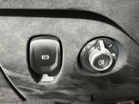 Used 2024 McLaren 750S image 12