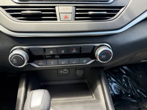 Used 2024 Nissan Altima 2.5 S FWD image 13
