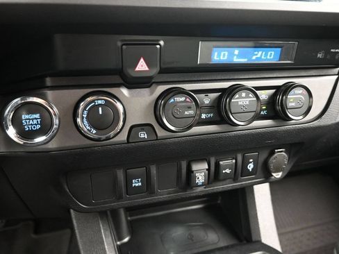Used 2023 Toyota Tacoma TRD Off-Road w/ Black Out Package (TMS) AWD/4WD image 16