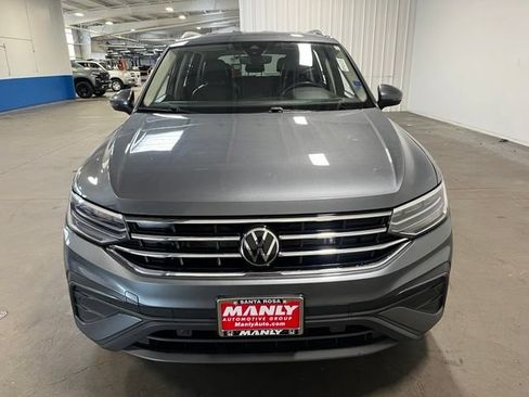 Used 2024 Volkswagen Tiguan SE AWD/4WD image 8