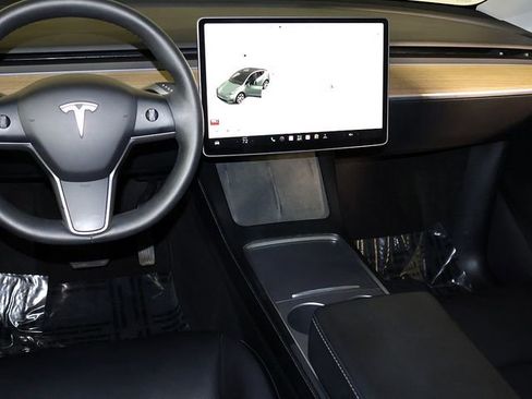 Used 2021 Tesla Model Y Long Range AWD/4WD image 15