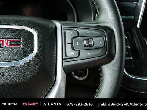 Used 2023 GMC Yukon XL SLT AWD/4WD image 23