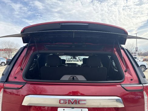 Used 2021 GMC Yukon XL Denali image 6
