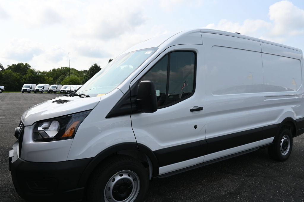 New 2026 Ford Transit 150 148 Medium Roof w/ Load Area Protection Package RWD image 32