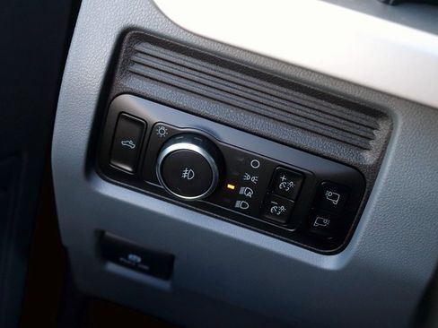 Used 2025 Ford F250 XLT image 28