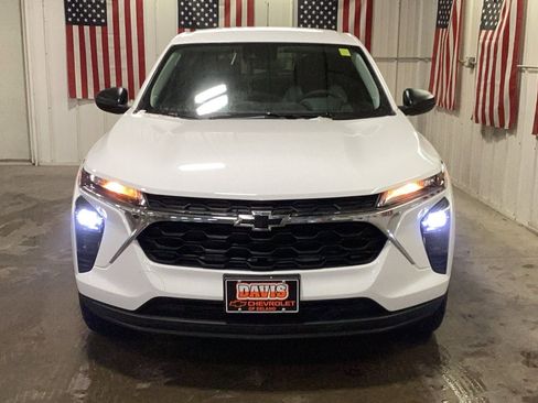 New 2026 Chevrolet Trax LS w/ Driver Confidence Package FWD image 16