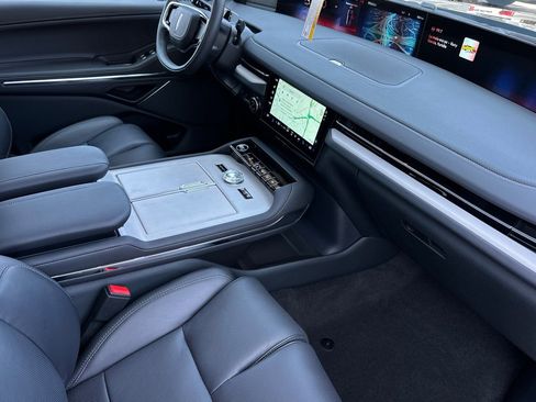 New 2026 Lincoln Navigator Reserve w/ Jet Appearance Package AWD/4WD image 16