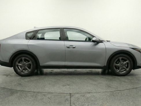 Used 2025 Kia K4 FWD image 11