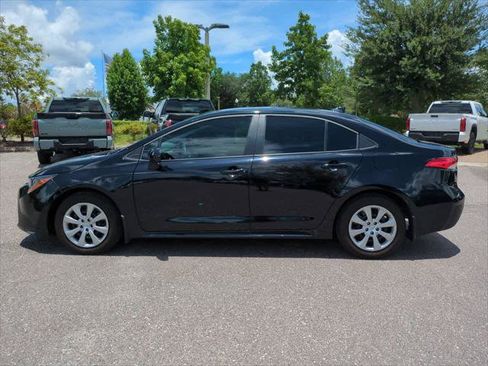 Certified 2025 Toyota Corolla LE FWD image 3