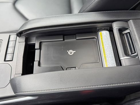 Used 2022 Toyota Highlander XLE image 30