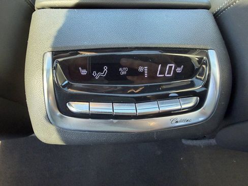 Used 2020 Cadillac XT6 Premium Luxury AWD/4WD image 16