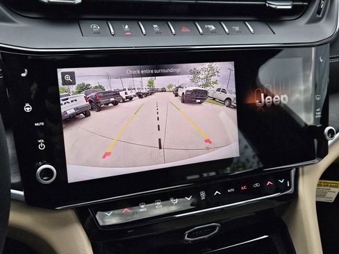 New 2026 Jeep Grand Cherokee Limited RWD image 20
