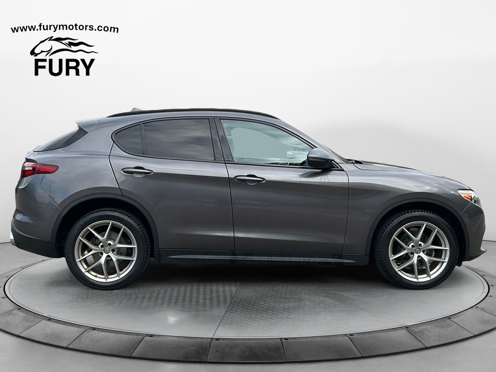 Used 2018 Alfa Romeo Stelvio Ti Sport AWD/4WD image 3