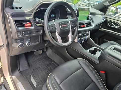 Used 2023 GMC Yukon SLT AWD/4WD image 28