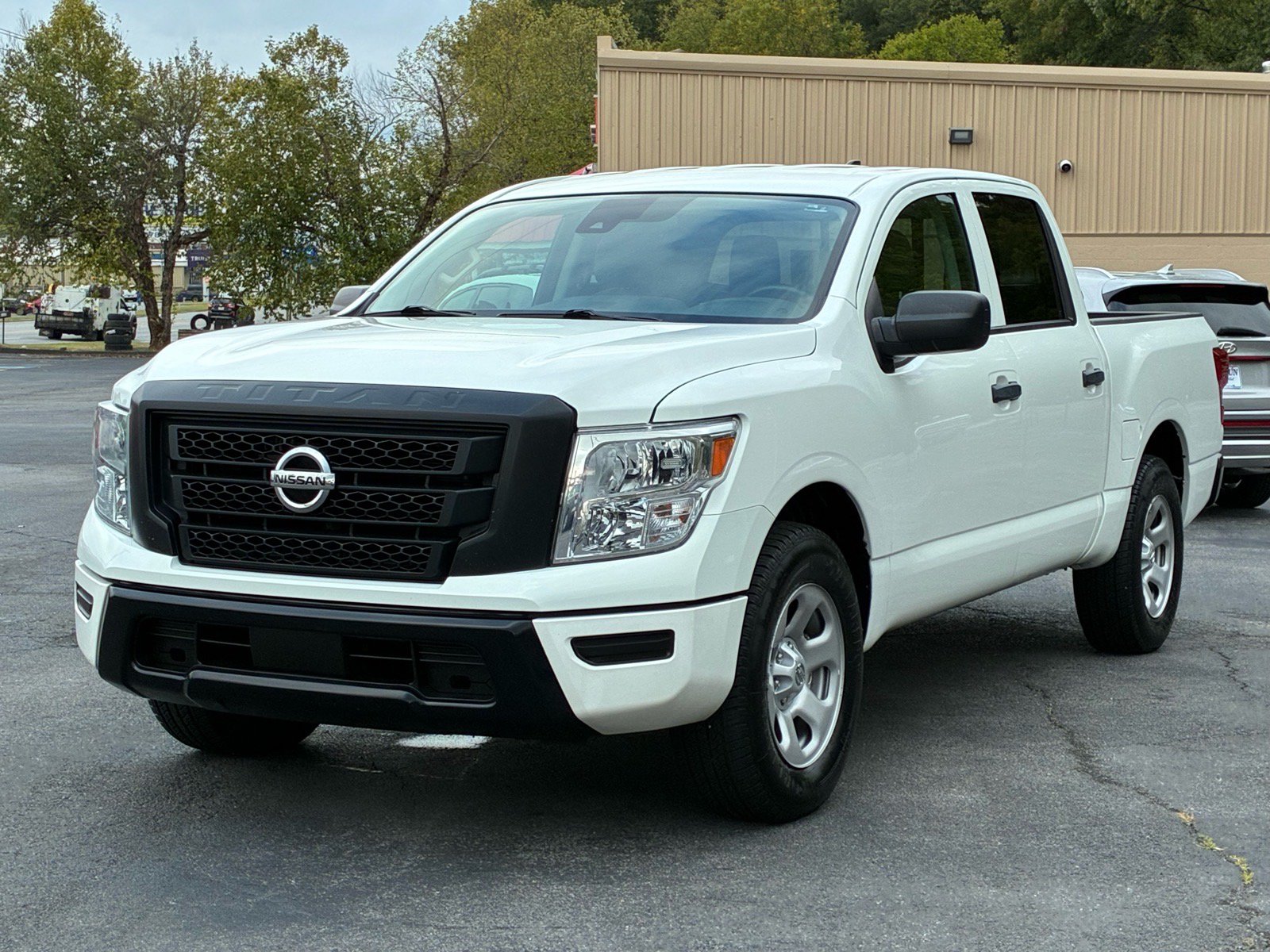 Used 2022 Nissan Titan S w/ S Utility Package RWD image 2