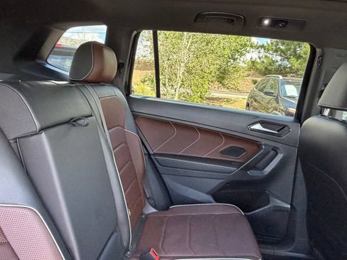 Used 2022 Volkswagen Tiguan SEL R-Line AWD/4WD image 14