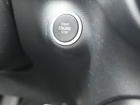 Used 2022 Volvo XC40 T5 R-Design image 70