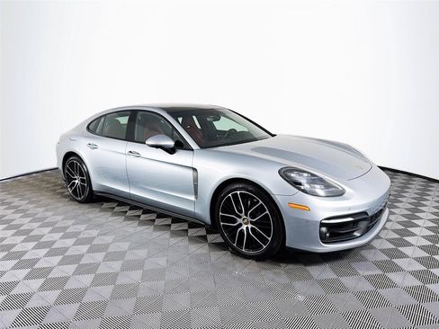 Used 2022 Porsche Panamera 4 Platinum Edition AWD/4WD image 3