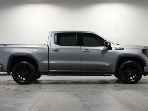 Used 2025 GMC Sierra 1500 Elevation w/ Elevation Premium Package image 3