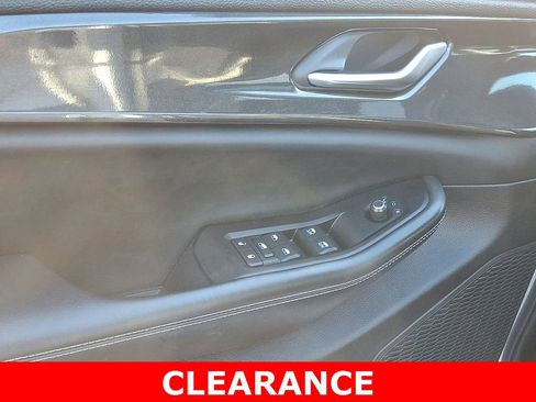 Used 2023 Jeep Grand Cherokee Altitude image 12