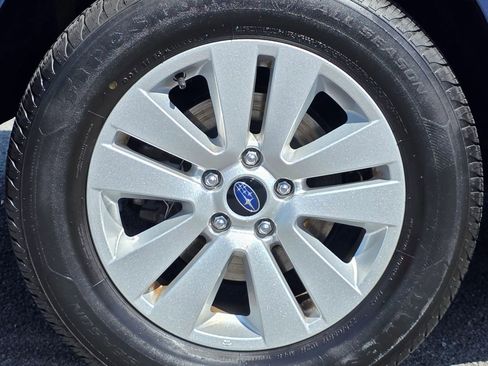 Used 2019 Subaru Outback 2.5i Premium image 24
