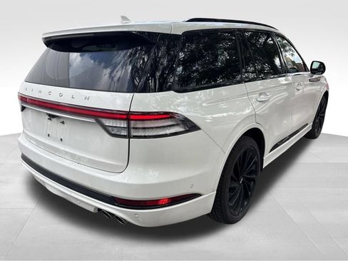 Used 2023 Lincoln Aviator Reserve w/ Equipment Group 201A AWD/4WD image 3