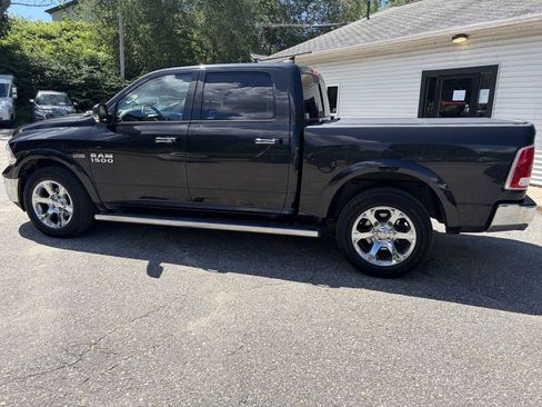 Used 2017 RAM 1500 Laramie w/ Convenience Group AWD/4WD image 5