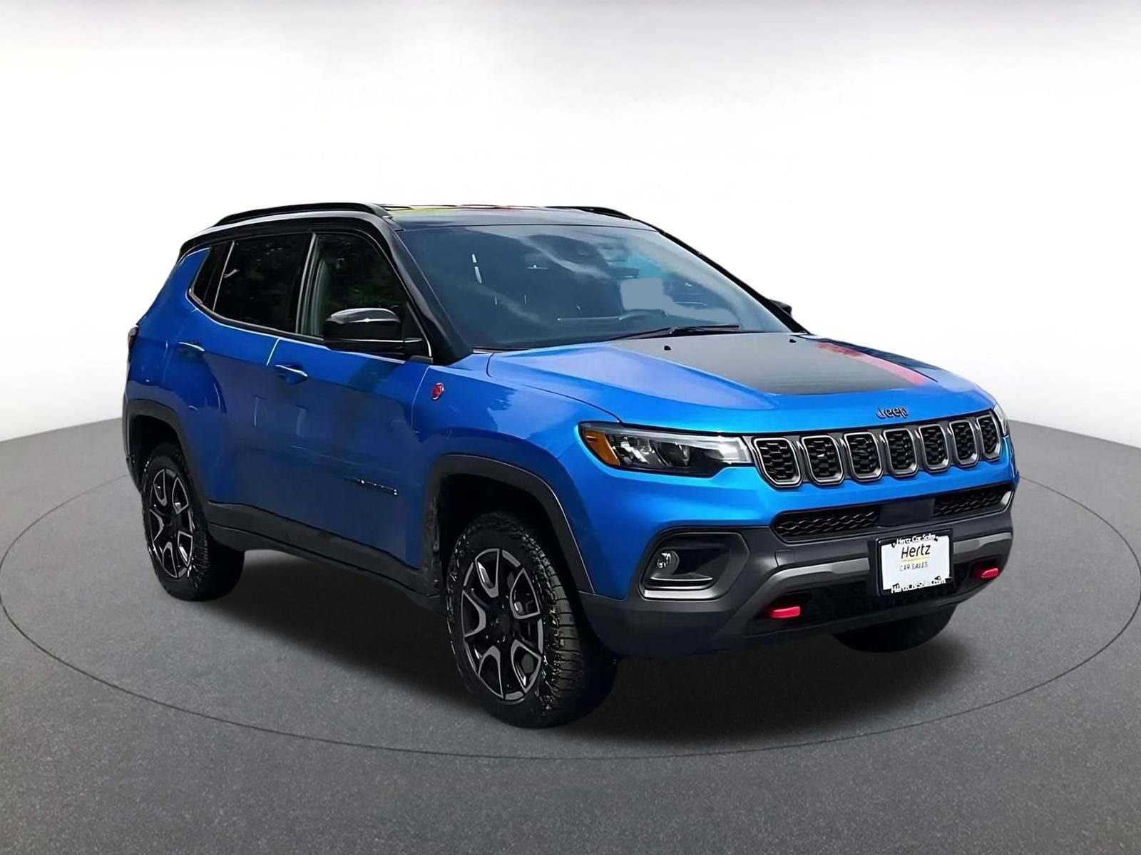Used 2025 Jeep Compass Trailhawk AWD/4WD image 3