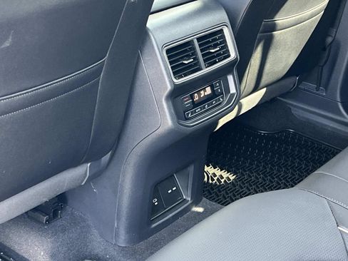 Certified 2025 Volkswagen Atlas SEL Premium R-Line image 25