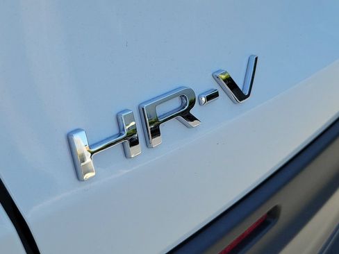 Certified 2027 Honda HR-V LX image 8
