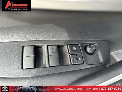 Used 2022 Toyota Corolla SE image 22