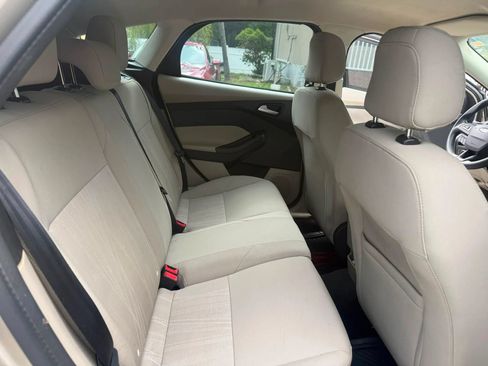 Used 2018 Ford Focus SE FWD image 13