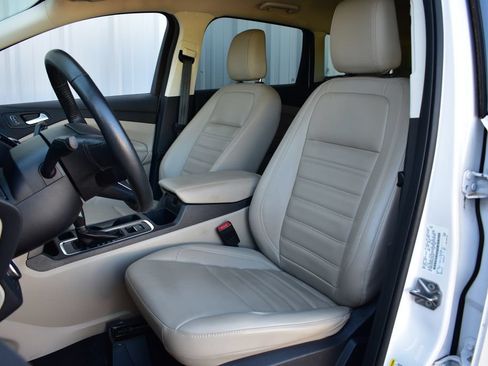 Used 2019 Ford Escape SEL FWD image 18