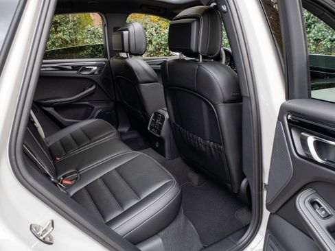 New 2026 Porsche Macan Turbo image 43