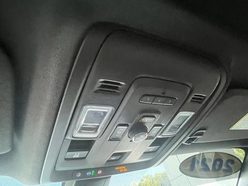 Used 2021 Chevrolet Tahoe Z71 w/ Luxury Package AWD/4WD image 25