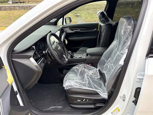 New 2025 Cadillac XT6 Sport w/ LPO, Floor Liner Package image 8