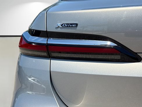 Used 2023 BMW 760i xDrive AWD/4WD image 10