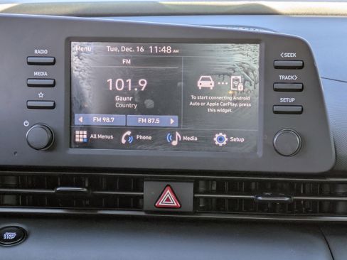 Used 2025 Hyundai Elantra Sport image 18