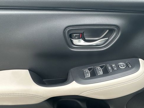 Certified 2026 Honda HR-V EX-L image 11