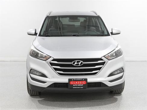Used 2017 Hyundai Tucson SE Plus image 2