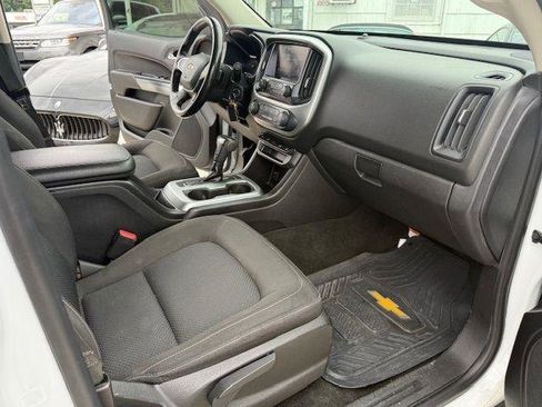 Used 2018 Chevrolet Colorado LT w/ Safety Package RWD image 12