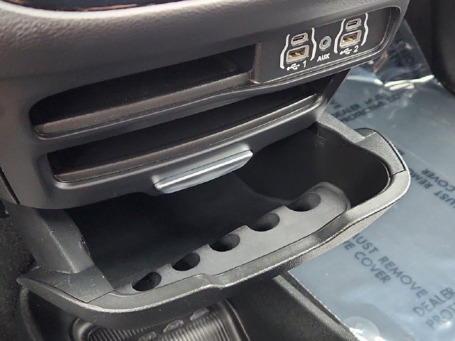 Used 2025 Chrysler Pacifica Select FWD image 48