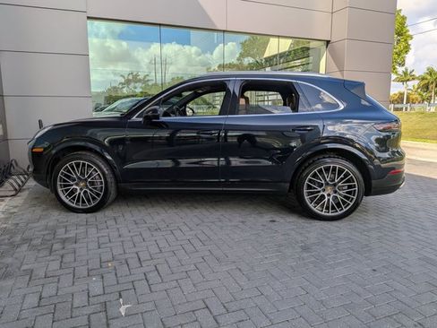 Used 2023 Porsche Cayenne Platinum Edition AWD/4WD image 9