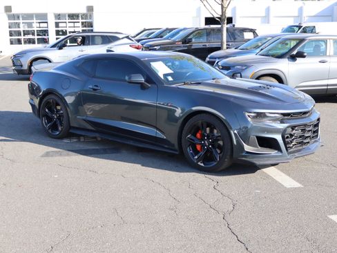 Used 2021 Chevrolet Camaro LT w/ Technology Package image 13