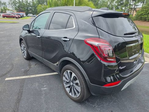 Used 2022 Buick Encore Preferred w/ Safety Package FWD image 8