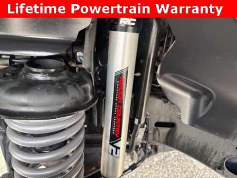 Used 2024 Jeep Gladiator Rubicon w/ Technology Group image 17