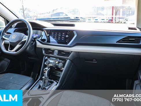 Used 2024 Volkswagen Taos SE image 31