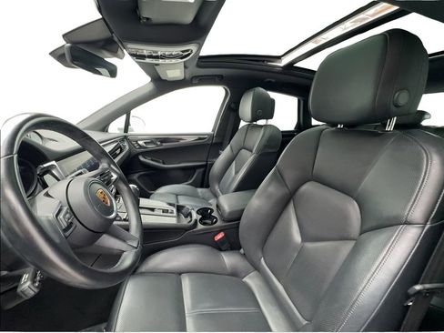 Used 2023 Porsche Macan Turbo AWD/4WD image 19