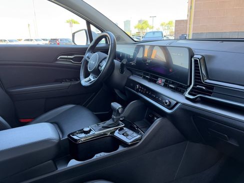Used 2025 Kia Sportage EX w/ Premium Package FWD image 39