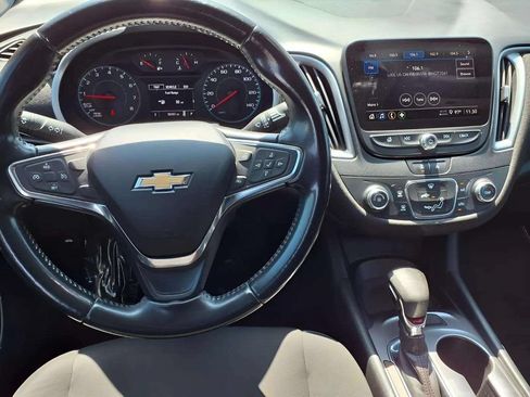 Used 2021 Chevrolet Malibu RS FWD image 12